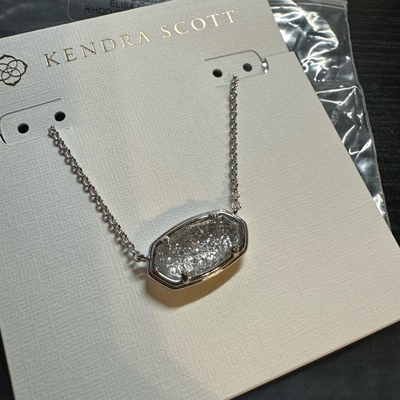 NWT KENDRA SCOTT Elisa 2025 Silver Collector’s Edition Short Pendant Necklace - Picture 5 of 9